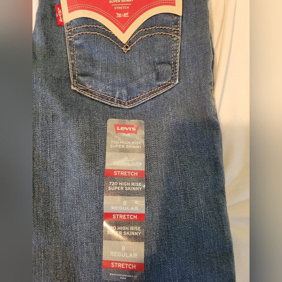 Girls Levis - Picture 3 of 3